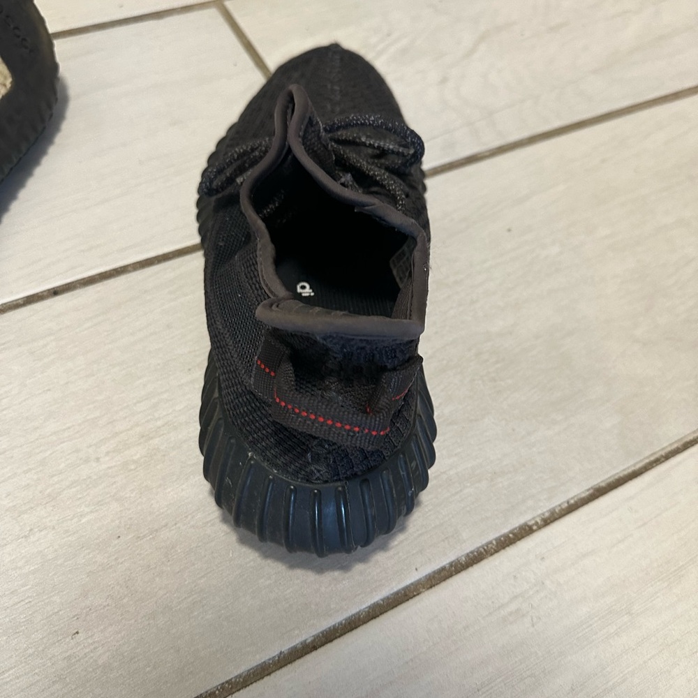 Yeezy 350 Black - Picture 5 of 7